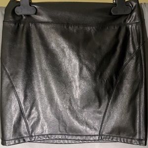 💎Sexy Express Faux Leather Mini Skirt Size Med💎